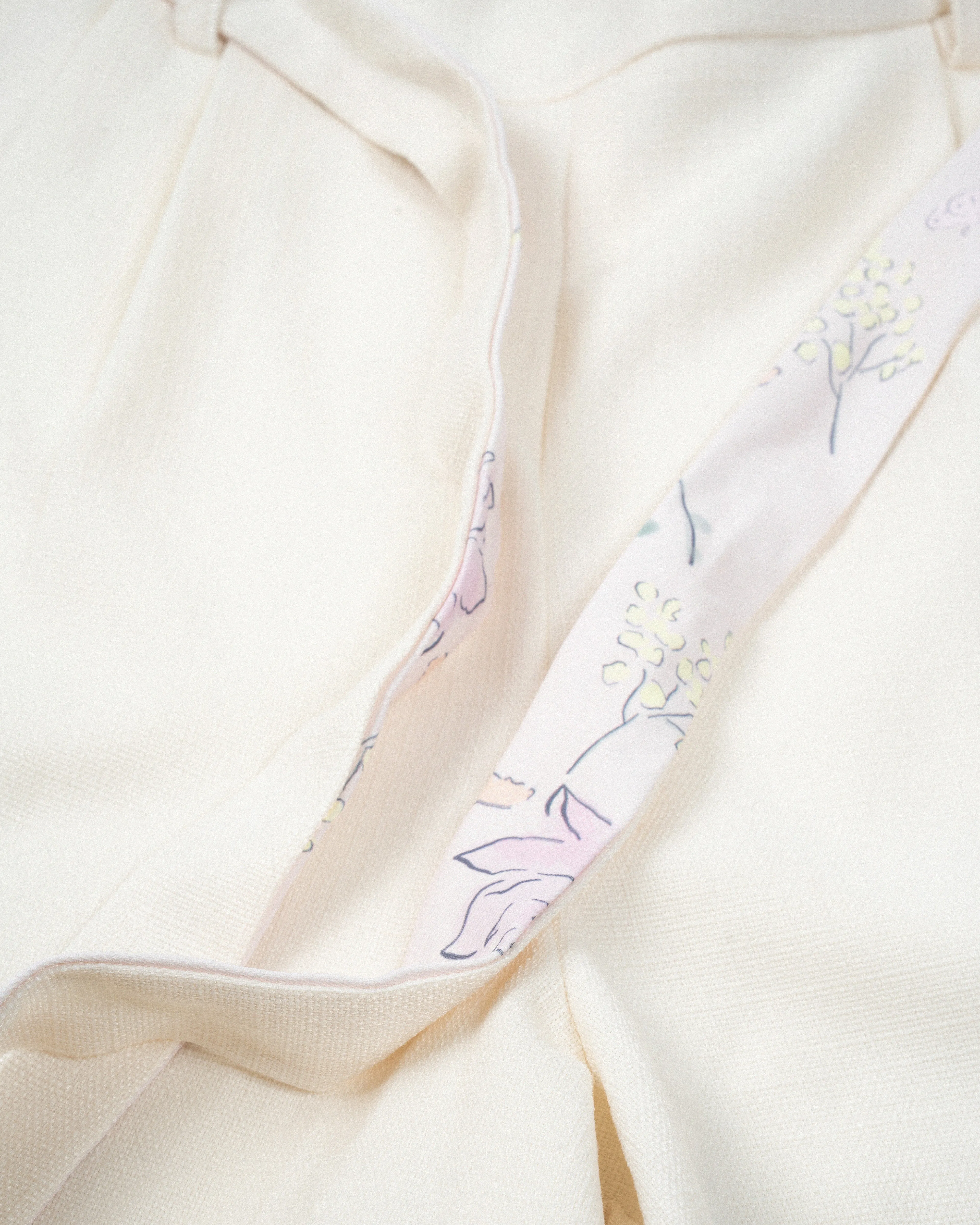 A-line Printed Belt Shorts (White)