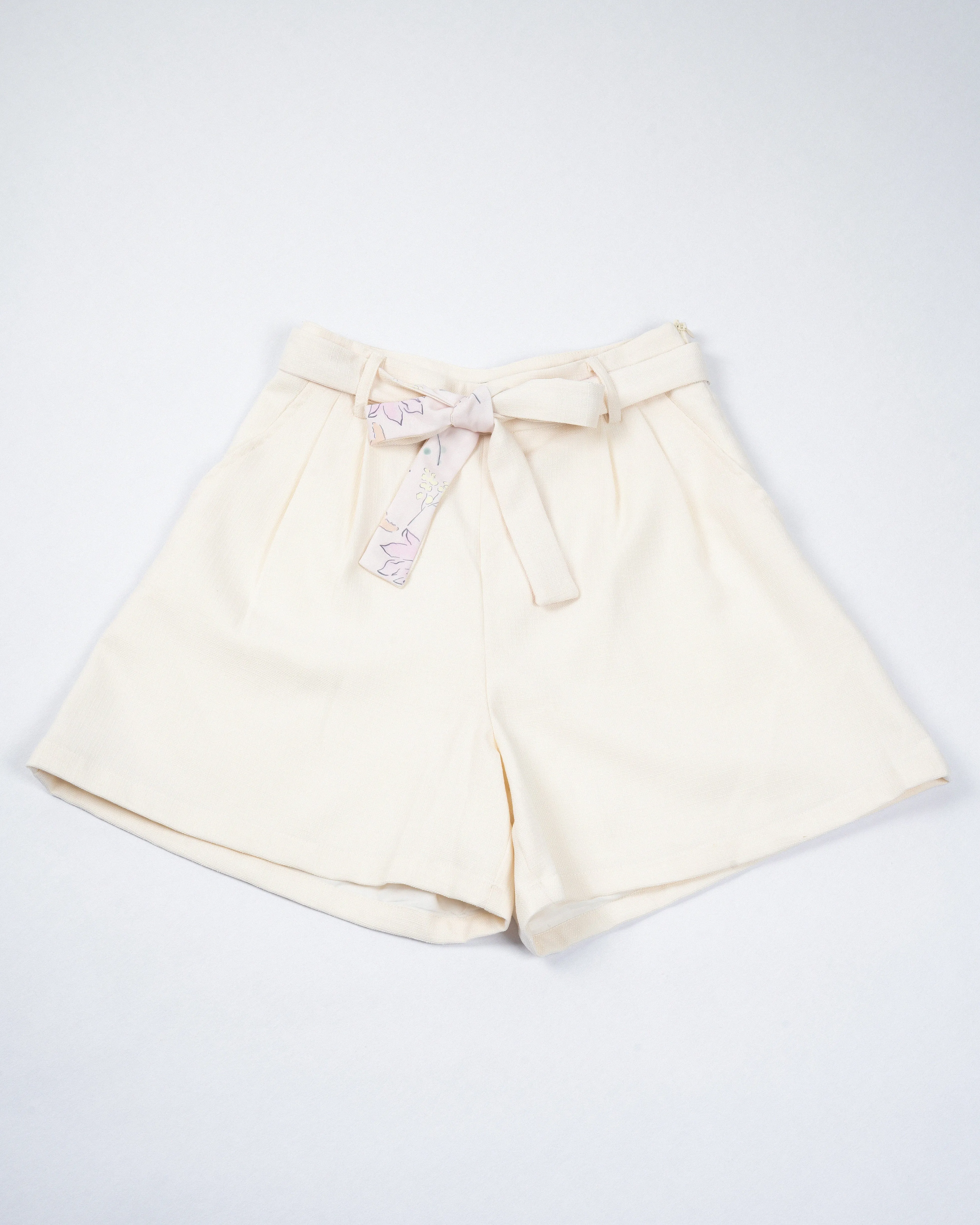 A-line Printed Belt Shorts (White)