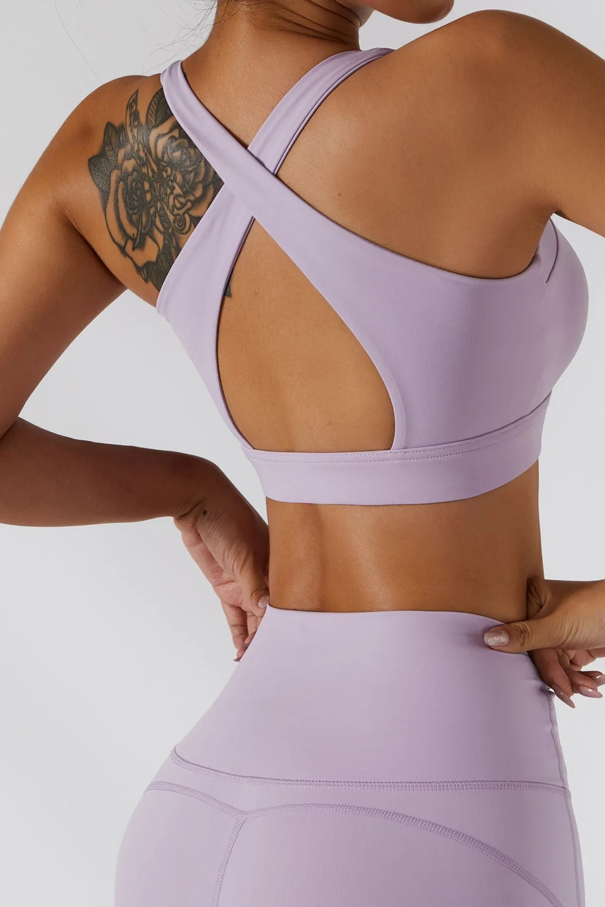 Crossover Straps Zip Front Sports Bra