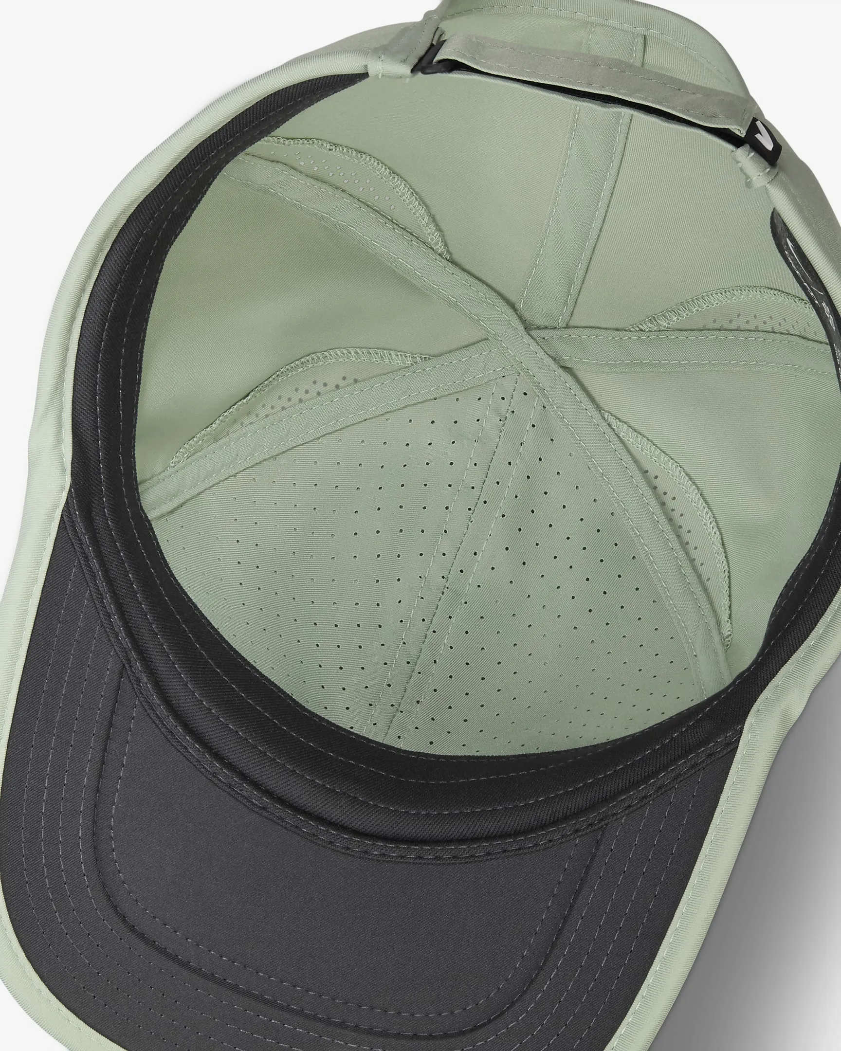 Nike Dri-Fit Club Unstructured Featherlight Cap