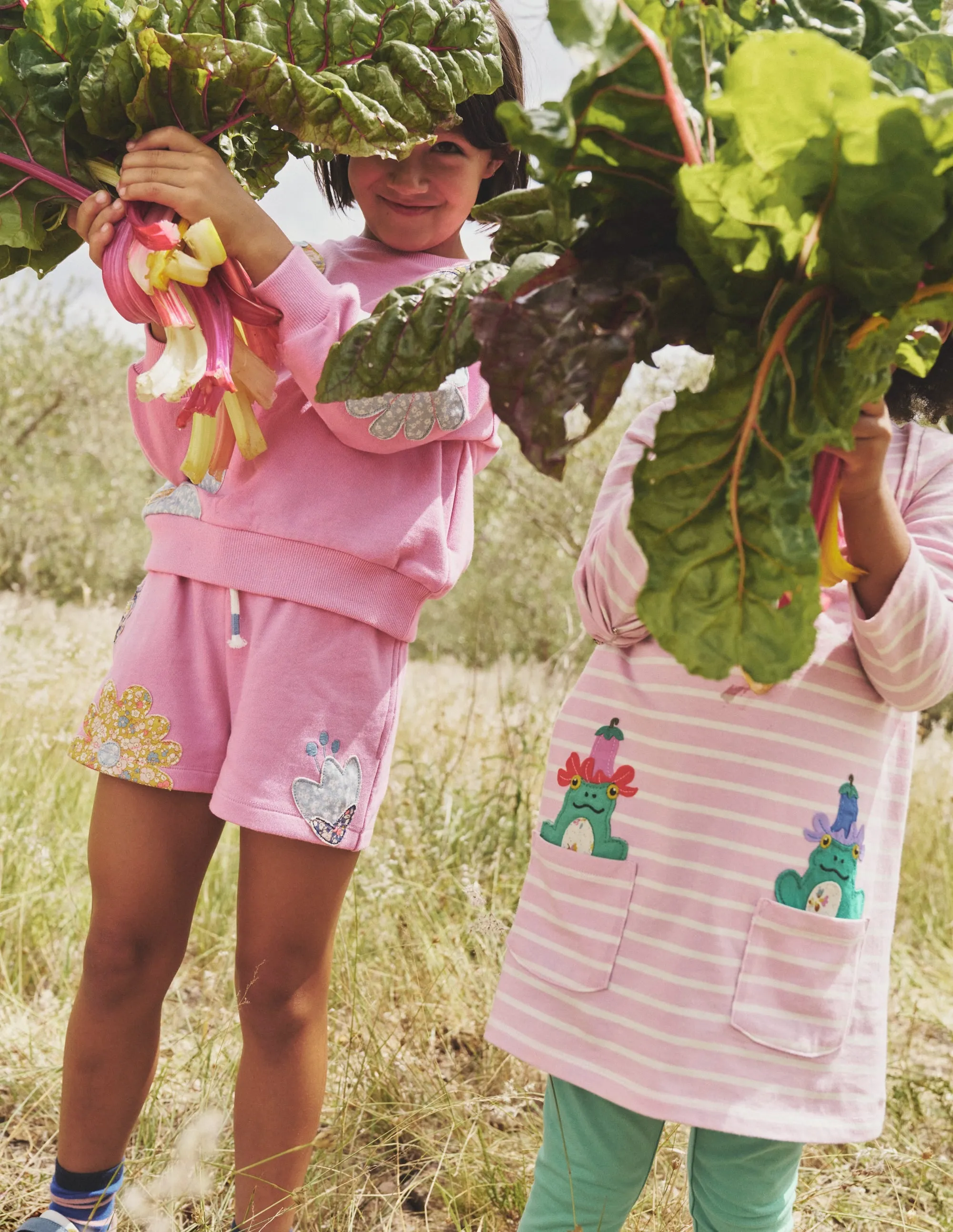 Relaxed Appliqué Sweatshirt-Cosmos Pink Flower